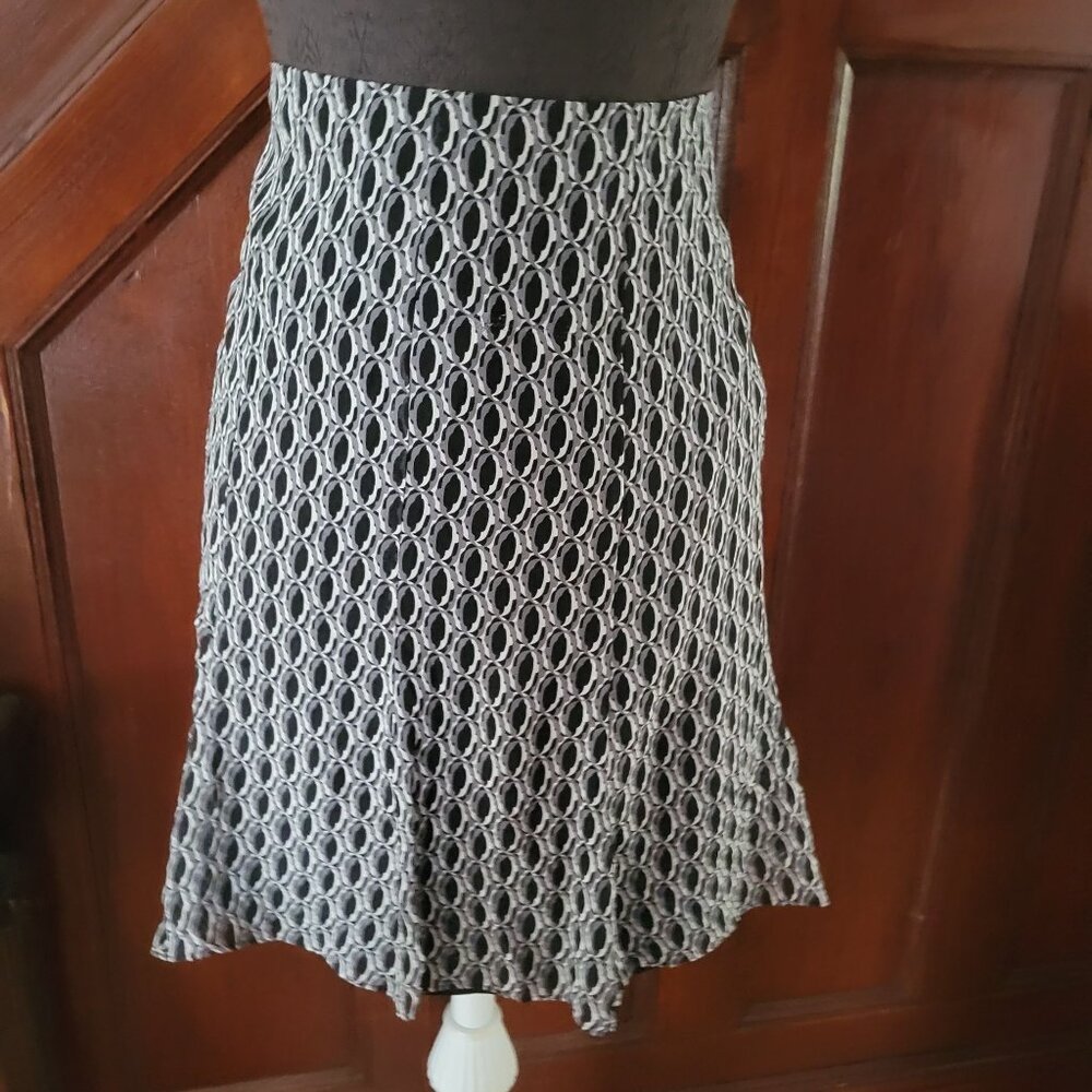 Express Womens Black & White Silk Skirt Size 6
